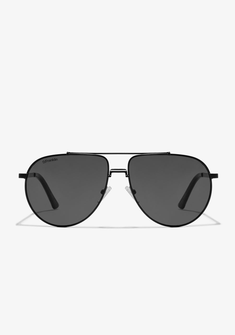 Get ready to be dazzled by the D.Franklin sunglasses! We've taken the legendary aviator style and given it a fabulous makeover. 